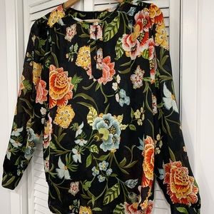 Loft flowery blouse size small. Great for the holidays!